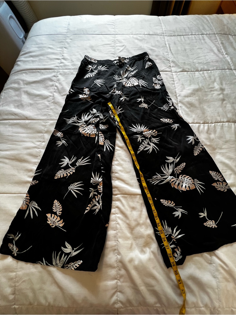 Lunya High Waist Washable Silk Pajamas In Immersed Black Palm Tropical Print XL - Picture 5 of 16